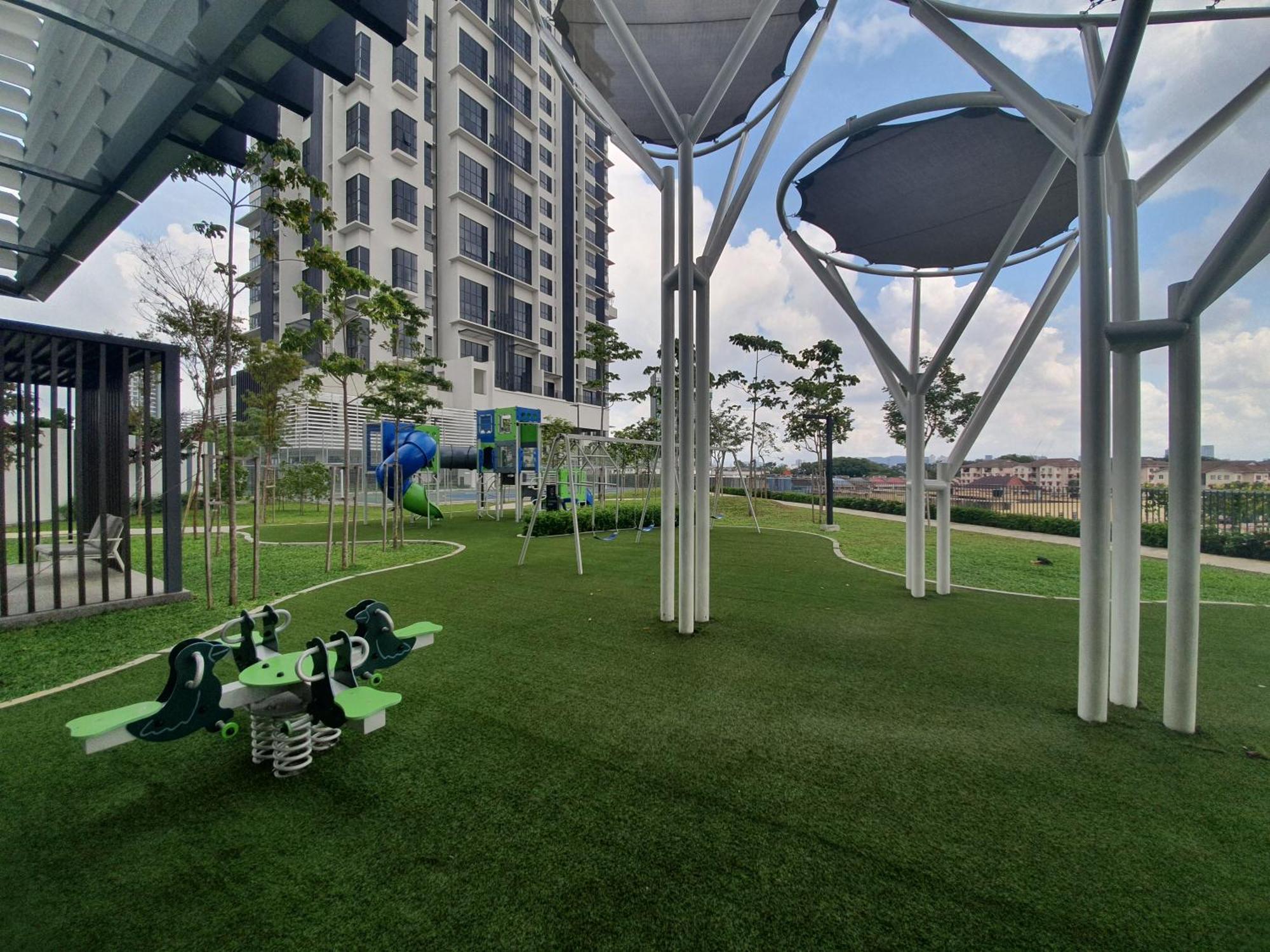 Highpark Suites At Petaling Jaya, Kelana Jaya By Plush Exterior foto